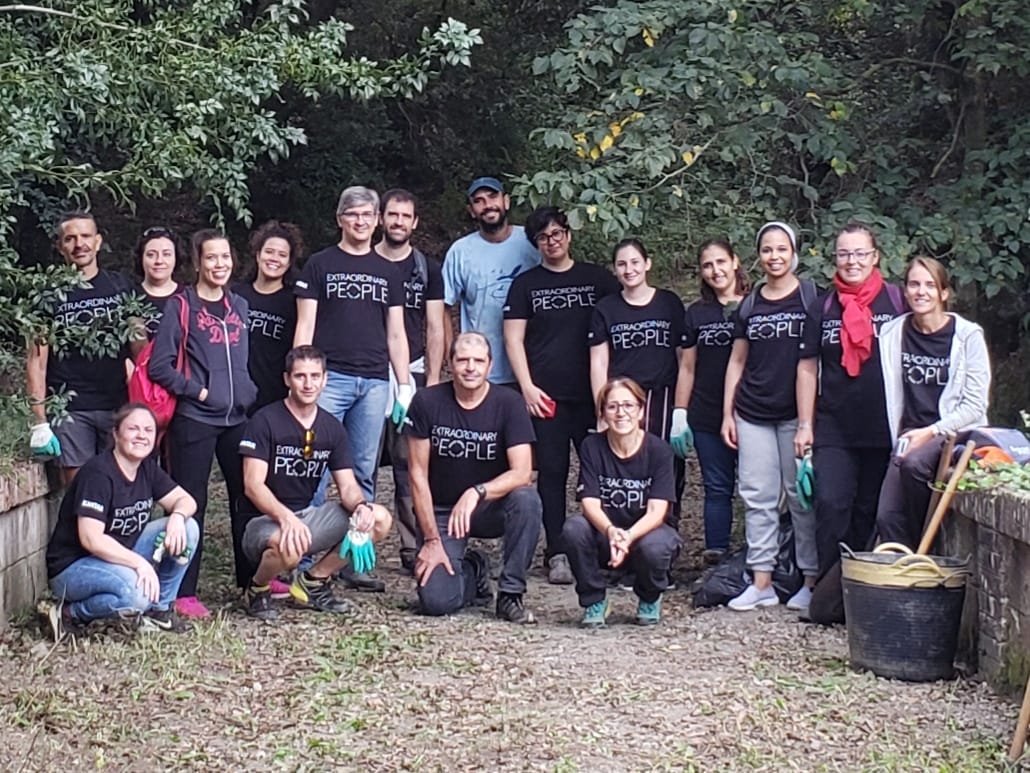 Kantar_ES's tweet photo. Durante las 2 últimas semanas los empleados de Kantar en España han participado como voluntarios colaborando más de 1200 horas en proyectos medioambientales, sociales y de integración. Gracias a todos ellos y también a las ONG involucradas #WeAreKantar #ExtraordinaryPeople https://t.co/N0d744ewjr