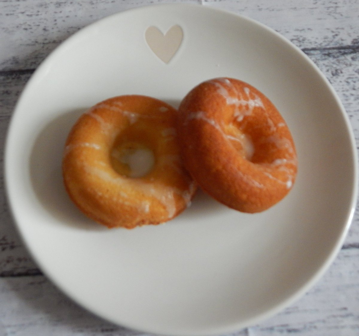 Here is my gluten free baked doughnut recipe mandysglutenfree.co.uk/gluten-free-ba…