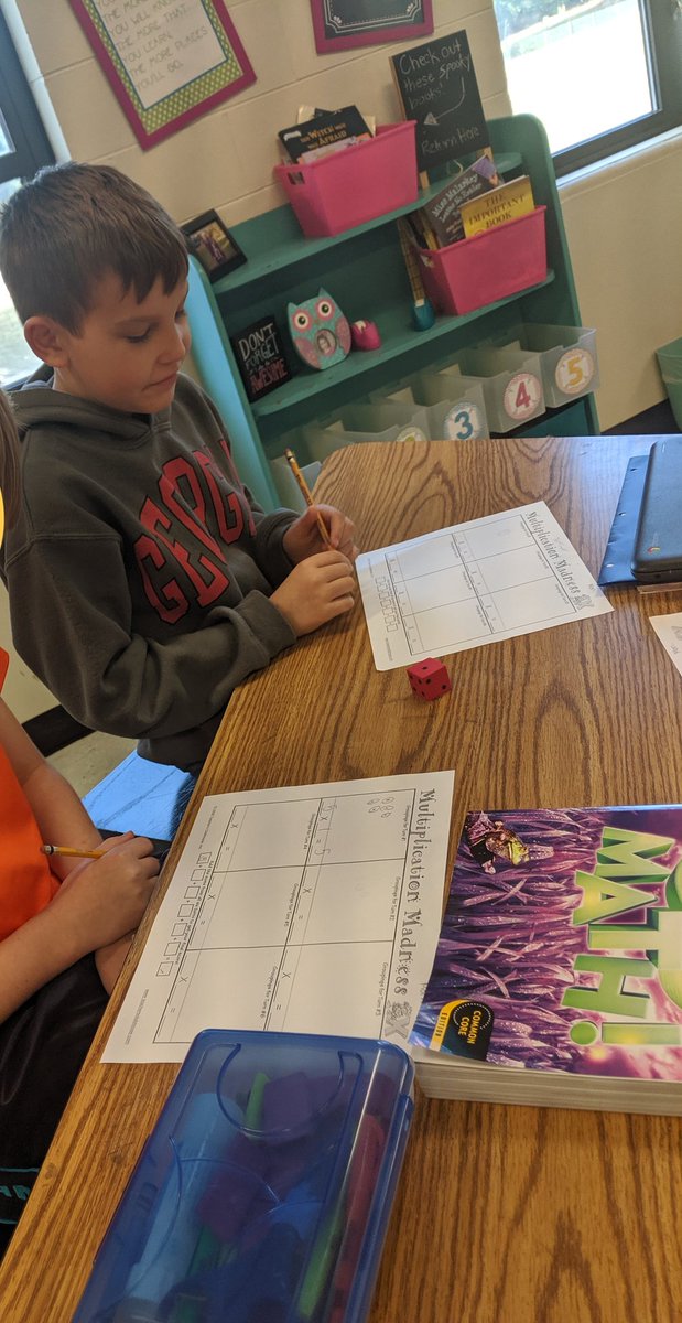 StallcupSmartie's tweet photo. Monday Multiplication Madness!! #cardinalsflyhigh @bethel1964 https://t.co/tfuqJMFufu