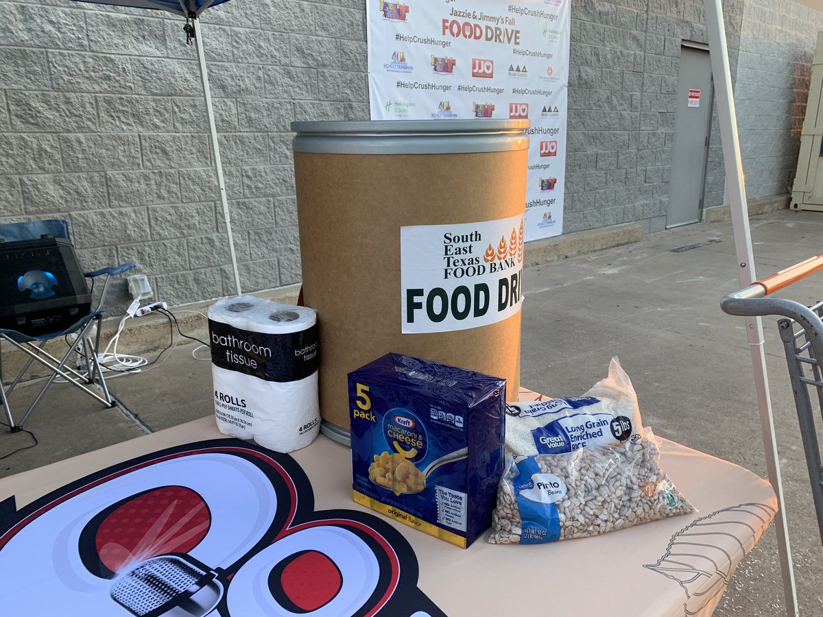 NMurrayKFDM's tweet photo. We are live this morning at Walmart in Beaumont. Jazzie and Jimmy’s food drive kicked off Friday and goes to next Monday. They are trying to raise more than 10,000 pounds of food. Jimmy will continue living in front of the store until they reach the goal. # @JJORADIO https://t.co/JKbWbJz57M