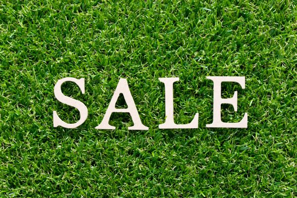 ShopGrass's tweet photo. SALE! Our popular 35mm Super Spring is down from £16.99 to just £13.50! That is a huge saving on our high quality artificial grass! Hurry as our winter discounts won't be around forever! #artificialgrass #fakegrass #artificialgrasssale #sale #cheapartificialgrass https://t.co/Xp3S1MDKdZ