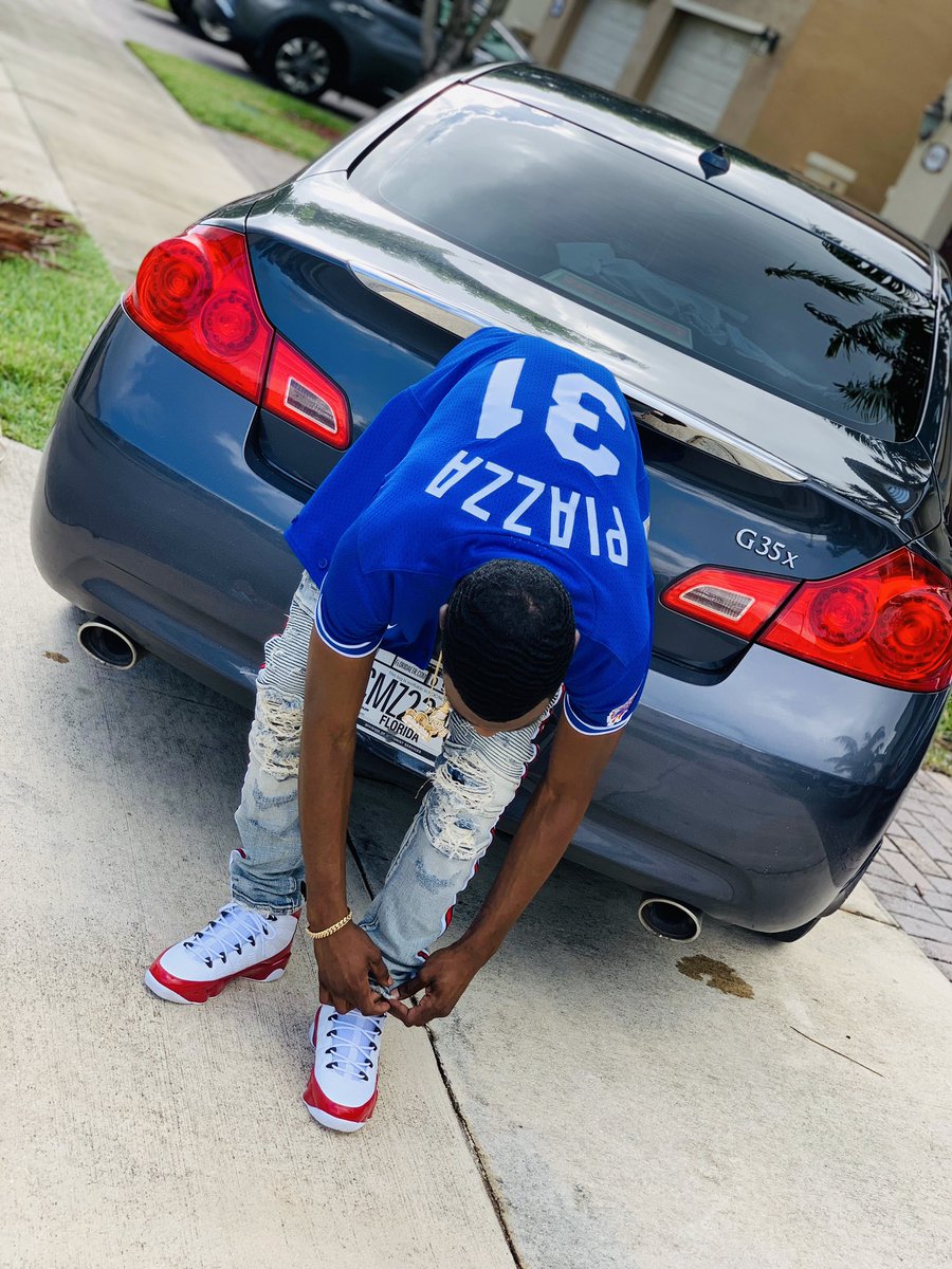 YoungGoHARD__'s tweet photo. Still the same South Miami nigga 😈 I just found a lane 🔋💯💯 #RipBros https://t.co/N9t6btrkU5