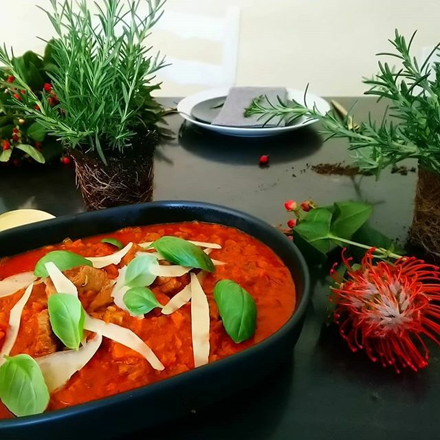 Do you love to entertain? Or does it terrify you? Either way, I have some great tips for entertaining  the blog right now. Link in bio. 🍷 ENJOY ift.tt/2pVlHbn