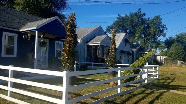 GreenHeartLou's tweet image. Green Heart Louisville kicked off our first phase of planting. Kudos to @LouisvilleGrows @nature_org @UofLEnvirom @HyphaeDesign, to the numerous volunteers that came out and showed out! We greatly appreciate you &amp;amp; for our wonderful residential participants!