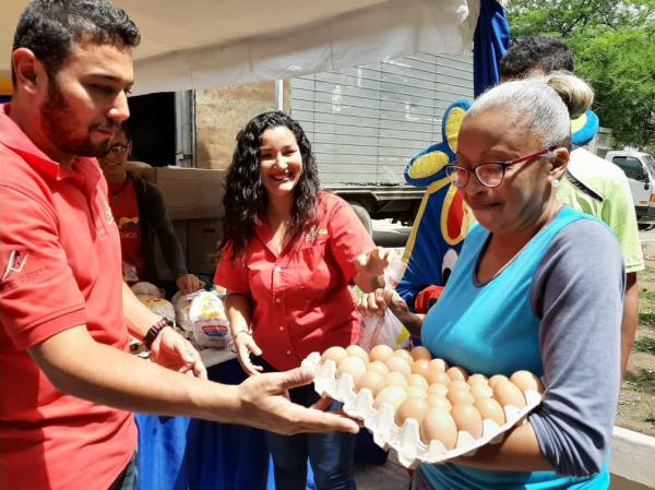 MpYanitza's tweet image. Defendamos desde las comunidades junto a los @ClapOficial las políticas alimentarias de nuestro Pdte @NicolasMaduro junto a la #MisiónAlimentación para combatir las sanciones y bloqueos impuestos por EEUU #TodosSomosClap @MinppalOficial @MercalOficial #7AnosDeVictoriaPerfecta