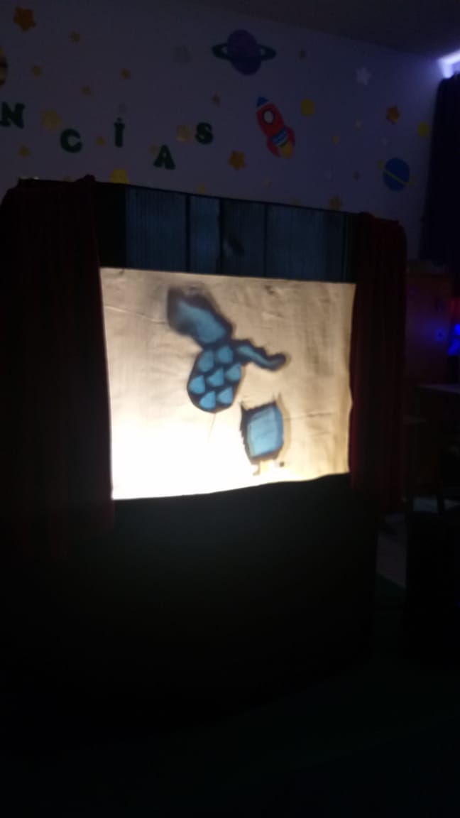 DAEMLosAndes's tweet photo. DESTACADO

Los más pequeños también celebran el aniversario de Escuela España a su manera, viendo una presentación de teatro de sombras en colores junto a la obra "el monstruo de los colores"

#DAEMLosAndes
#EducaciónLosAndes
#EscuelaEspaña https://t.co/VWRMdczpG3