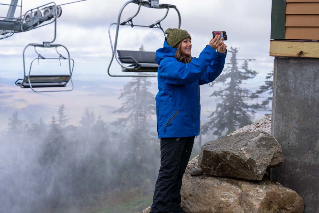 courtneydifiore's tweet photo. Love what you do and you’ll never work a day in your life. 

#lifeat4241 #killington #vermont #mondaythoughts #beast365 https://t.co/gav2y4o1wi