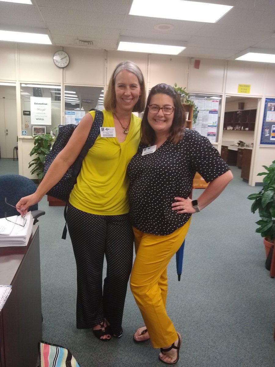 Great minds think alike here in Elementary Ed! #twinning  <a href="/Victoria_Hunt_1/">Victoria Hunt</a> <a href="/BelleviewSantos/">🐴 Belleview-Santos</a>