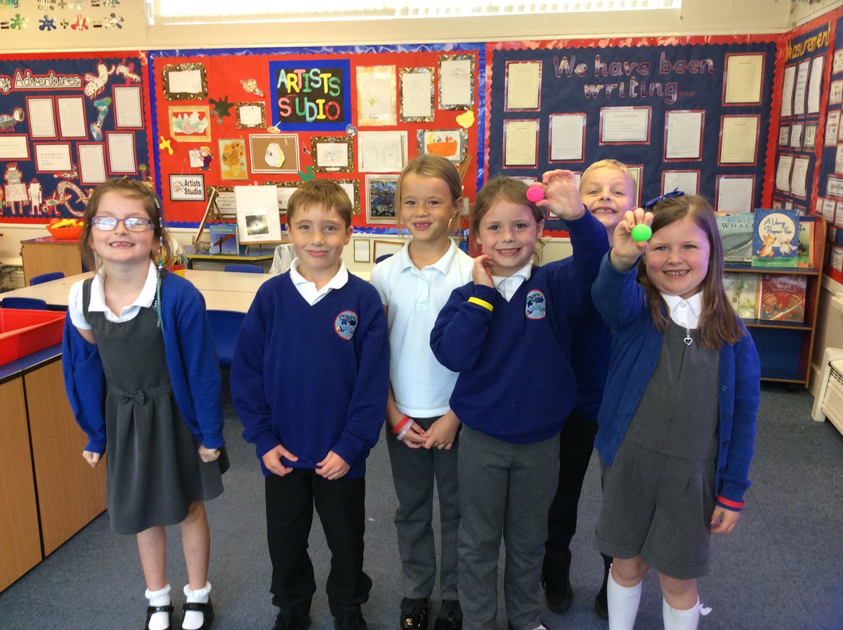 DeltaRowenaAc's tweet image. Today the Science Stars have been investigating changes in the properties of materials by using polymer granules to make bouncy balls! #sciencestars #learningisfun