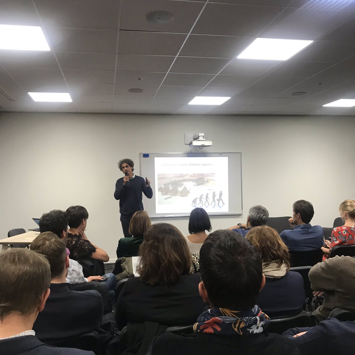 Ce soir, c’est plénière pour la section de #Rennes ! Notre invité : <a href="/YannickRoudaut/">Yannick Roudaut</a>. Ses premiers mots : « progresser, c’est grandir aux côtés de personnes qui ne pensent pas comme nous ».
#entreprendre #cjd