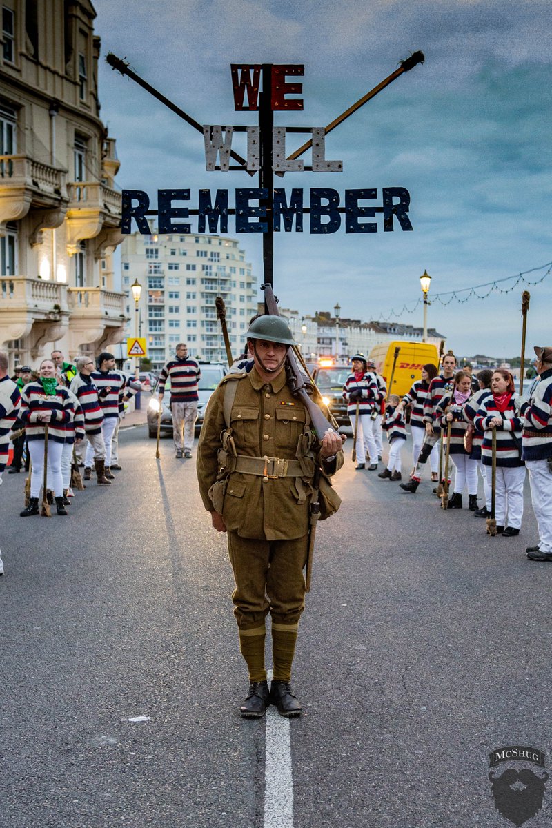 McShug's tweet photo. Eastbourne Bonfire #WeWillRemember #bonfire #Eastbourne @eastbournebs https://t.co/APlMx6QdS7