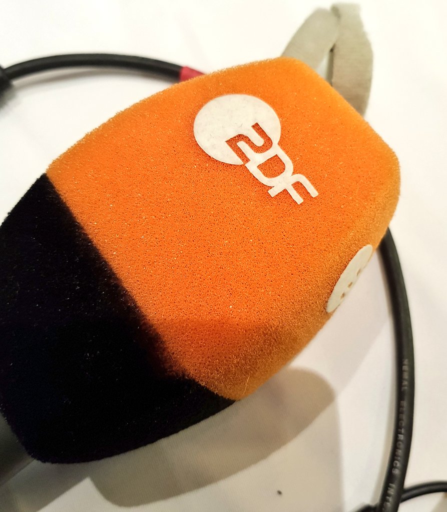 BMVg_Bundeswehr's tweet image. Fernsehtipps: Verteidigungsministerin Kramp-Karrenbauer @akk heute Abend im @heutejournal mit @ClausKleber und morgen bei @RTLde #Frühstart mit @kellerberlin