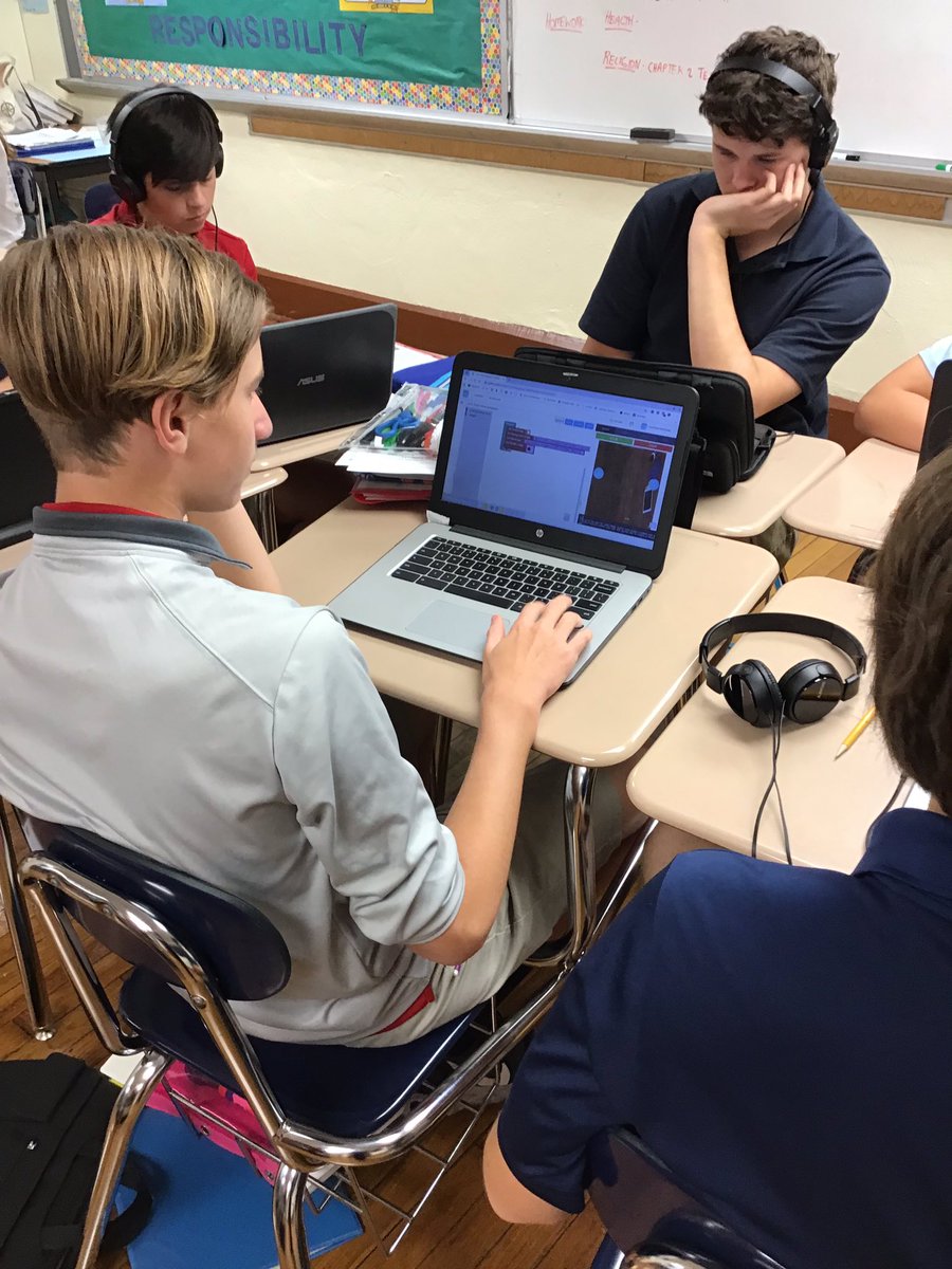 Mrs_Cowdin's tweet image. 8A working through a ‘Code with Sports’ module on @CodeHS