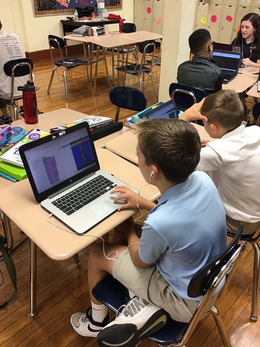 Mrs_Cowdin's tweet image. 8A working through a ‘Code with Sports’ module on @CodeHS