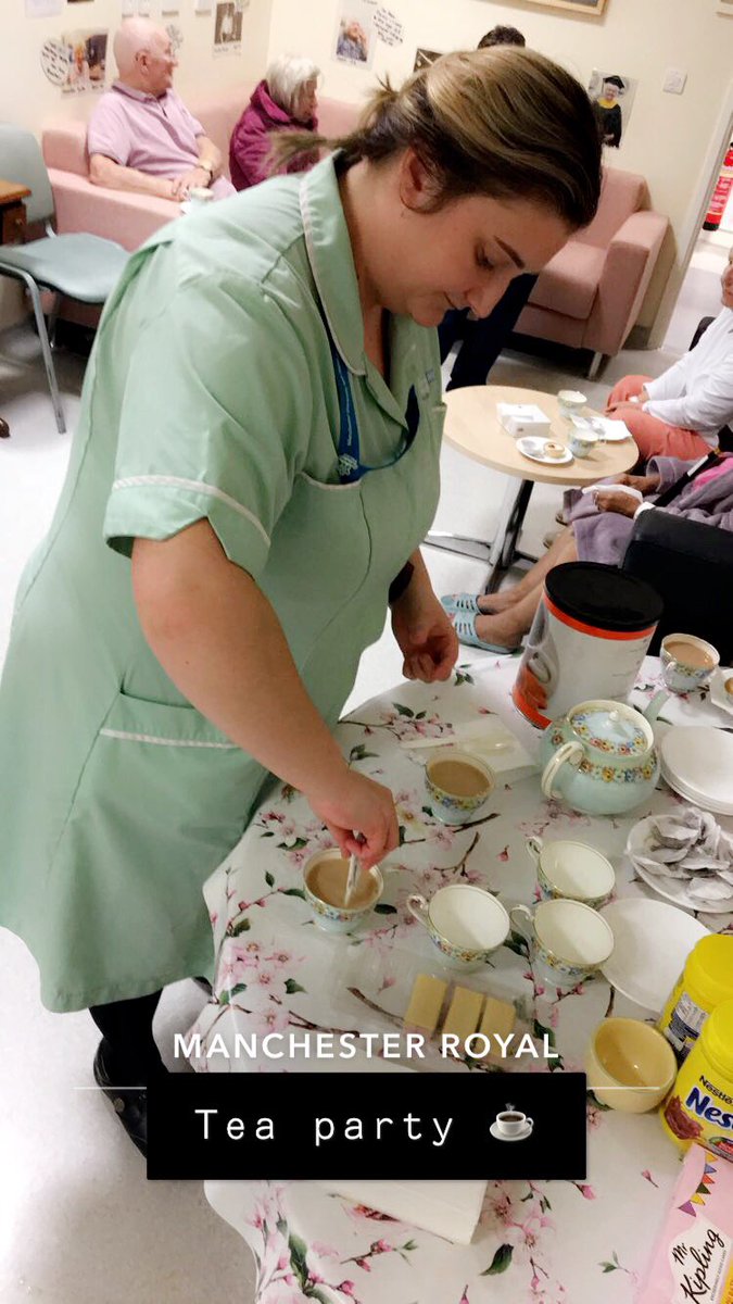 LeahSophiaSim's tweet photo. @MRI_ElderlyCare #Tea #Party #Careoftheelderly #MFT #W45 #W46 #LoveMyJob #Nursing 💙 Our lovely Mia preparing the tea party for our patients! ❤️ https://t.co/TwqRd5Sbfo