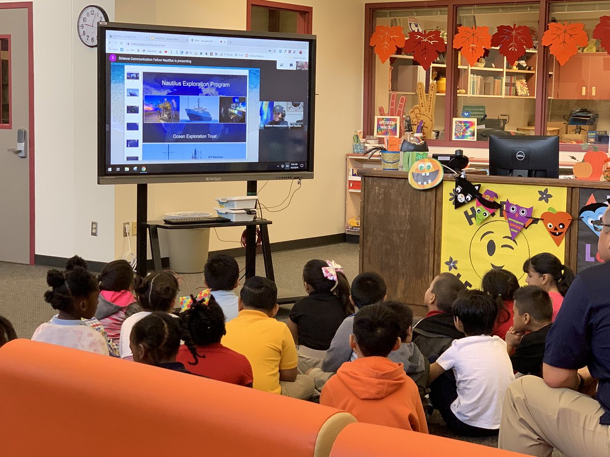 Our @AlexanderLib @Alexander_AISD @Alief_Libraries @Alief_AdvAcad students are excited to connect with the @EVNautilus and @Msbjonesclass - all the way from the #PacificOcean off of the coast of #California ! #AliefLeads #FutureReadyLibrarians