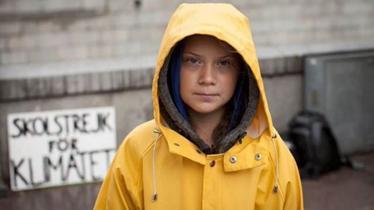 WWFitalia's tweet photo. Il manichino di #GretaThunberg appeso a un cavalcavia a Roma è incitazione all'odio, un gesto nauseante e intollerabile indegno di un paese civile. Indagare subito sui responsabili #frydayforfuture https://t.co/jSdQT3iGSU