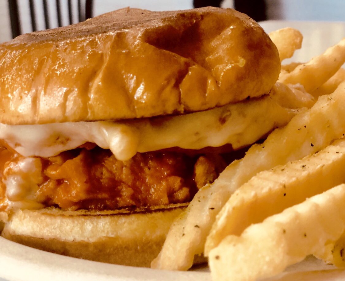 Nothing like the zesty flavors of a #spicy 🔥 Buffalo Chicken Sandwich on a 🌨☔️day!!!!  

#buffalochickensandwich #ChickenSandwich #sandwich  #friedchicken #lunchbreak #lunch #dinner #delivery #fries #silverspring