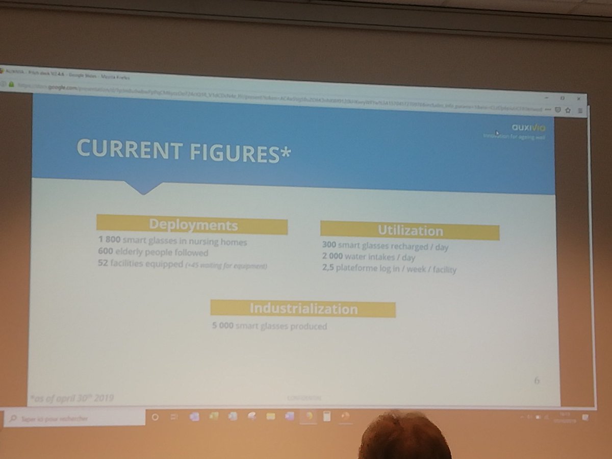 SilverValley_'s tweet photo. Antoine Dupont, Président de @Auxivia_IoT présente son #innovation qui lutte contre la #déshydratation des personnes âgées @Auxivia_IoT à la délégation américaine @aging2paris https://t.co/2gCAx3qzxV