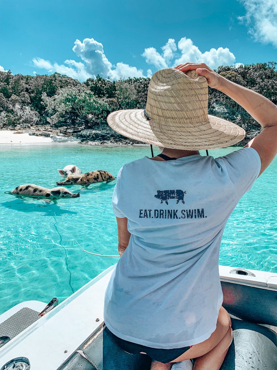 Nothing like entering Big Major Cay &amp; meeting the world-famous #originalswimmingpigs  

Minutes from <a href="/StanielCay/">StanielCayYachtClub</a> these local celebes catch your eye as they paddle through the clear waters to greet you 🐽💦

Time to cross this off your #bucketlist: bit.ly/SCYCLife
