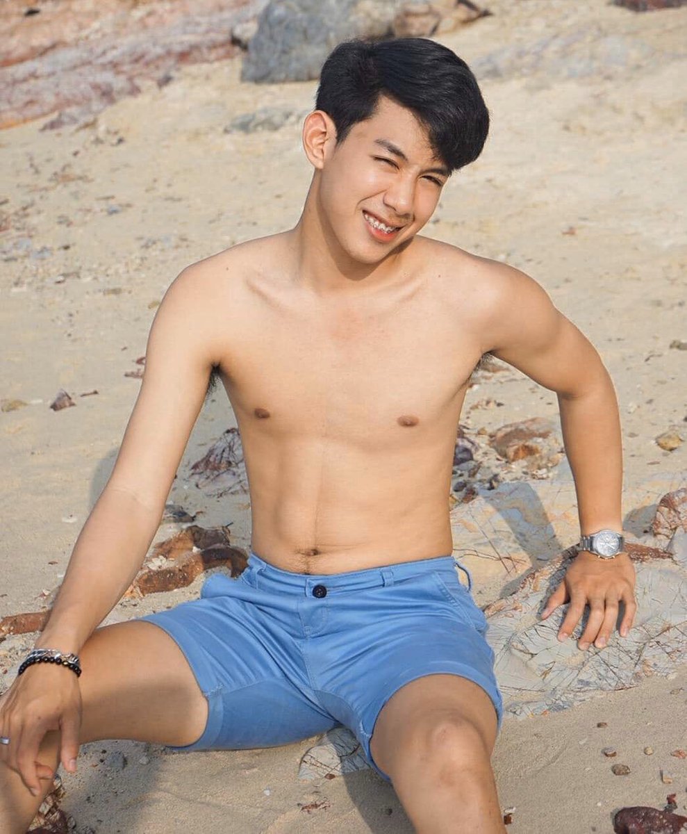 theshabar's tweet photo. พระอาทิตย์แปลว่า “ซัน” ☀️คนสำคัญของฉันแปลว่า “เธอ” 👱🏻‍♂️😍 ll ig : __ti_tle__ #เสพติดผู้ชาย @theshabar2 https://t.co/7qzc4Hgx6V