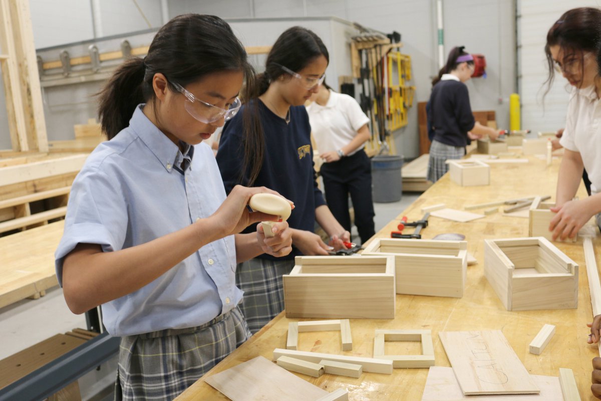 When <a href="/STJTWEET/">St. Joseph's CHS</a> offered a section of a Gr 9 tech course exclusively for girls, it filled up almost immediately. Besides making girls more comfortable, it's opening their eyes to the possibility of a career in the skilled trades. Read the full story here: wecdsb.on.ca/about/news/cou…