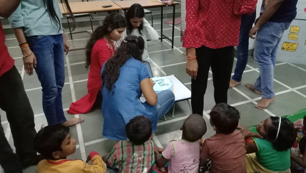 UDDESHHYA_'s tweet photo. On 4th October 2019 , Team Uddeshhya celebrated 10 years of success with our faculty coordinator Dr. Pratibha Kumari ma'am and our kids of evening and night school.
#happy_foundation_day #celebration #sunshines #sharing #happiness #love #ngo #kiet #10years
#living_for_a_reason https://t.co/6FNFPwdELT