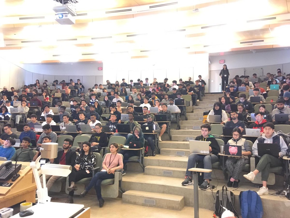 gdgcloudtoronto's tweet photo. A great sold-out hands-on workshop @UTSC on GCP Essentials led by @vimal_connect & Ramkumar Arun on 6th Oct 2019. It's delighting to see such excitement & enthusiasm by the students and the people of Toronto to learn Cloud Technology. #GCPEssentials @googlecloud #GDGCloudToronto https://t.co/2flEbprMl8