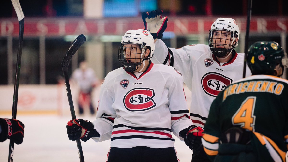 schmidtyphoto's tweet photo. The first win of the season for @SCSUHUSKIES_MH happened last night against Alberta! See these photos and many others at https://t.co/4xJTw7Dscg
#HuskiesWooo #unleashSCSU #NCHCHockey #StCloudState #CollegeHockey #NCAAHockey #cawledge #hockeyphotography #sportsphotography https://t.co/bx8jWHXTub