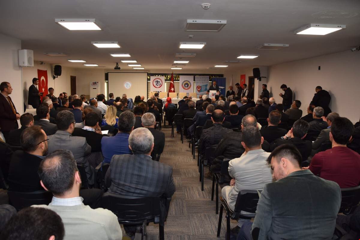 2019 İstihdam Seferberliği çalışmaları kapsamında, Kırıkkale Çalışma ve İş Kurumu İl Müdürlüğü ve Sosyal Güvenlik Kurumu İl Müdürlüğü yetkilileri tarafından, istihdamın artırılmasına yönelik olarak sunulan teşviklere ve sağlanan desteklere ilişkin bilgilendirme yapıldı.