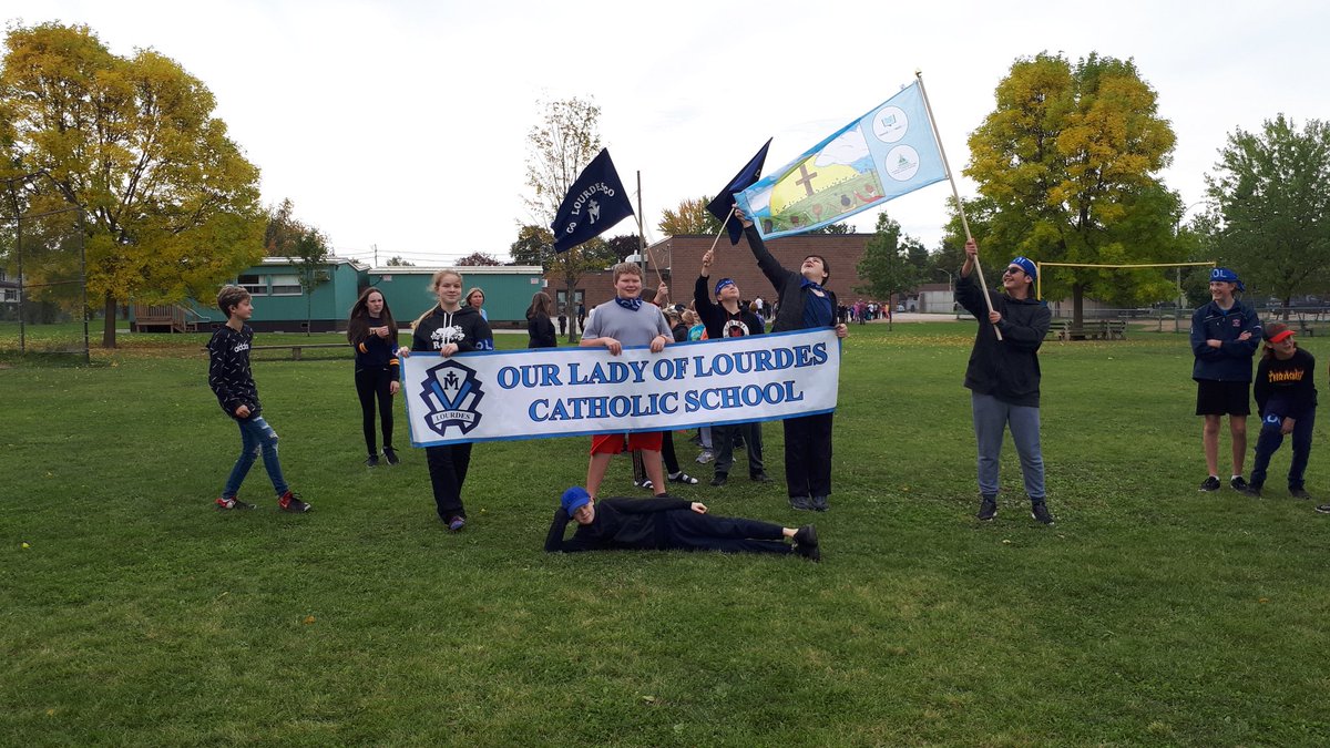 SMCDSB_OLL's tweet photo. Our students are practicing their marching for the upcoming Elmvale Fall Fair. Way to go Lourdes Lightening!!! https://t.co/lMwA0vw8lu