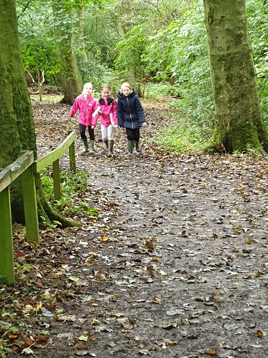 HightownJIN's tweet photo. Competition time. Who can win the orienteering champs @CliffeHouse #funtimes #teamhightown #cliffehouse https://t.co/Ele1OHHm9B