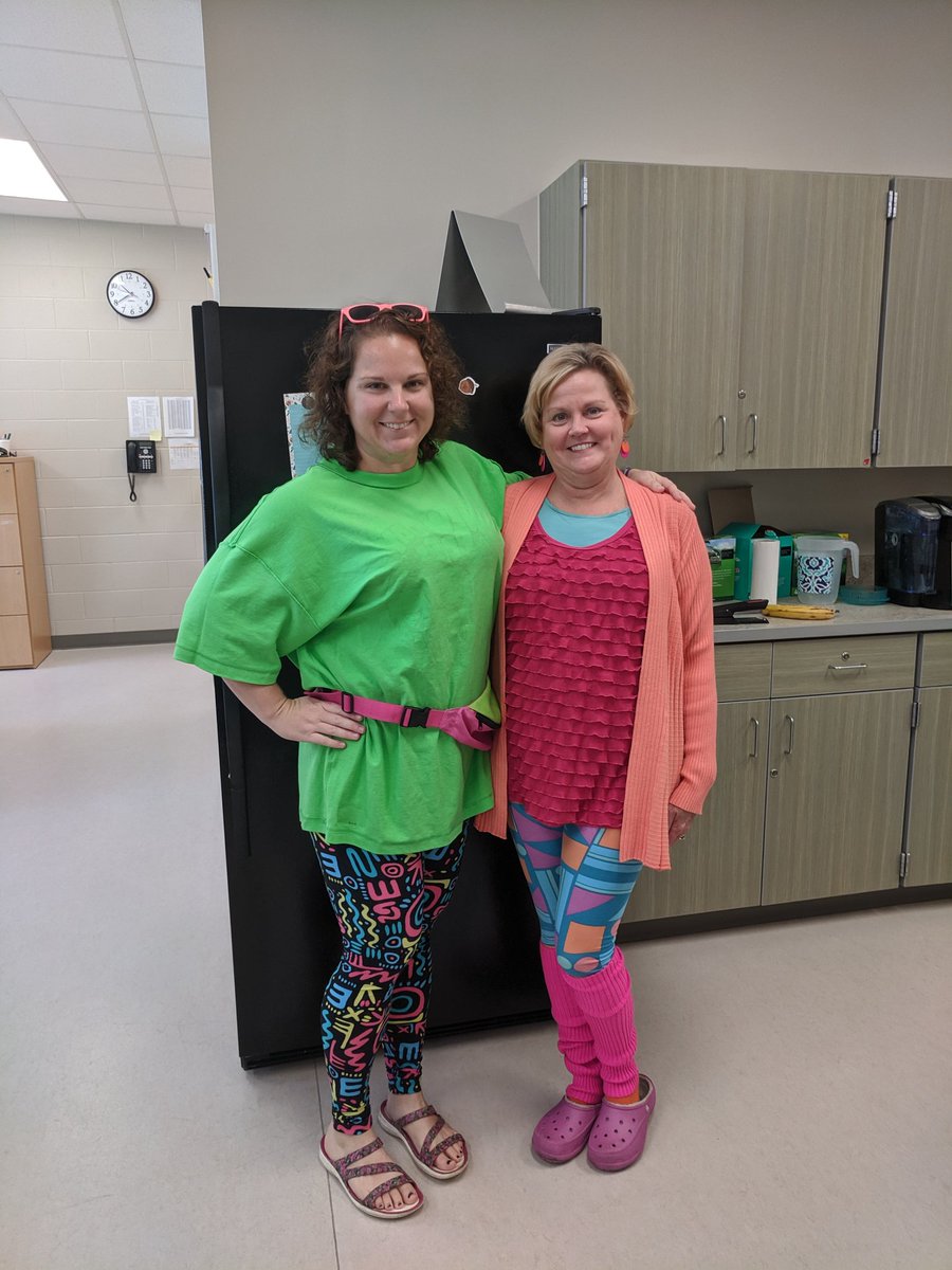 LisaLongVB's tweet image. Dressed up for Neon day 
@KHS_SCA @KellamHigh