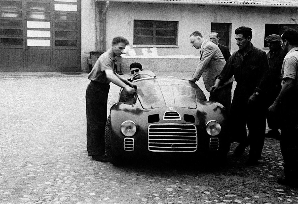 retroalbania's tweet photo. #RetroHistory
🏎Enzo Ferrari(1898-1988), themeluesi i brandit të makinave sportive më luksoze në botë, mbiemri i të cilit mban të paktën 5000🏆kupa fitoreje në gara ndërkombëtare. Ndiqni këtë mini-dokumentar për rrugëtimin e krijimit të FERRARI! ❤️
👉 https://t.co/QJegPxuLbx https://t.co/qAmXw57Wzs