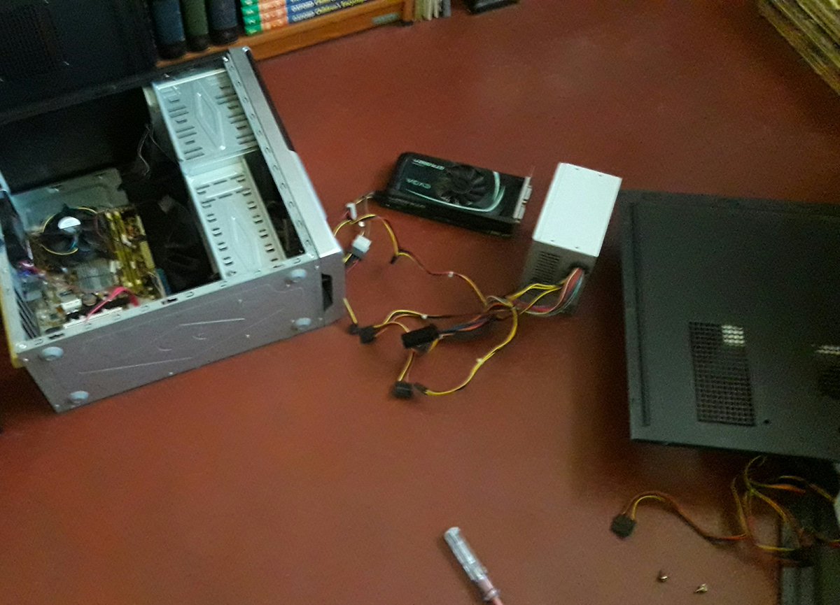 Saturdays psu swap to fix the graphics card problemo turned out to be a total flop . So yesterday (Sunday) I brought in my work PC home and spent all morning swapping out its components with the  #betocera machine trying to get the damn thing to recognize the gtx 550 ti. 