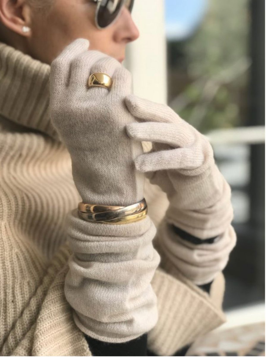 CRCashmere's tweet photo. Weekend Bestseller: our gorgeous cashmere gloves have been your weekend choice! https://t.co/DQQUnkXsQ7