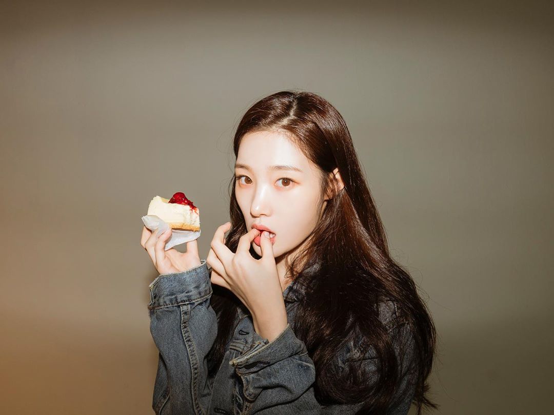 TACO_1201's tweet photo. [챈스타그램] 어머🙊

#다이아 #DIA #Chaeyeo #정채연 #채연 https://t.co/3Q5QJmsLNi