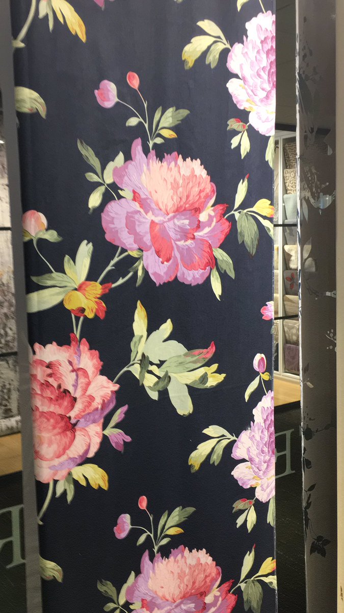 Black Floral print from Swaffer timeless and contemporary #drapery #interiordesign #swaffer