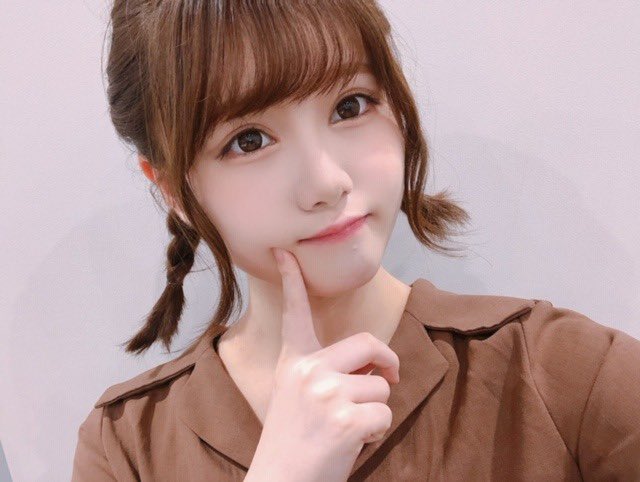 TDainoji's tweet photo. 理々杏誕生日おめでとう🎂🎉
ステージの上で光り輝いている姿も、モバメや握手会でオタク全開な姿も大好きです😍
けもフレでも思ったけど、理々杏は格好良いも可愛いも両方表現出来るのが武器の一つだと思う！
今凄い幸せだよ😊
これからも一緒に坂を登っていこう！！
#伊藤理々杏
#伊藤理々杏生誕祭 https://t.co/g8Fal66mqP