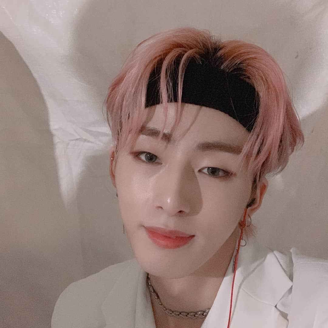 noir__int's tweet photo. [TRANS] 191007 Noir official Instagram update

Lumiere hahaha until today's fanmeeting
From early until late, thank you for spending time with us ❤ ㅎㅎㅎ 
We'll see you soon, I promise!!

#느와르 #NOIR #박력돌 #남신돌 #김시헌 #SIHEON #Lumiere #ILoveYou #GoHomeSafely https://t.co/LiNYnTrMuO