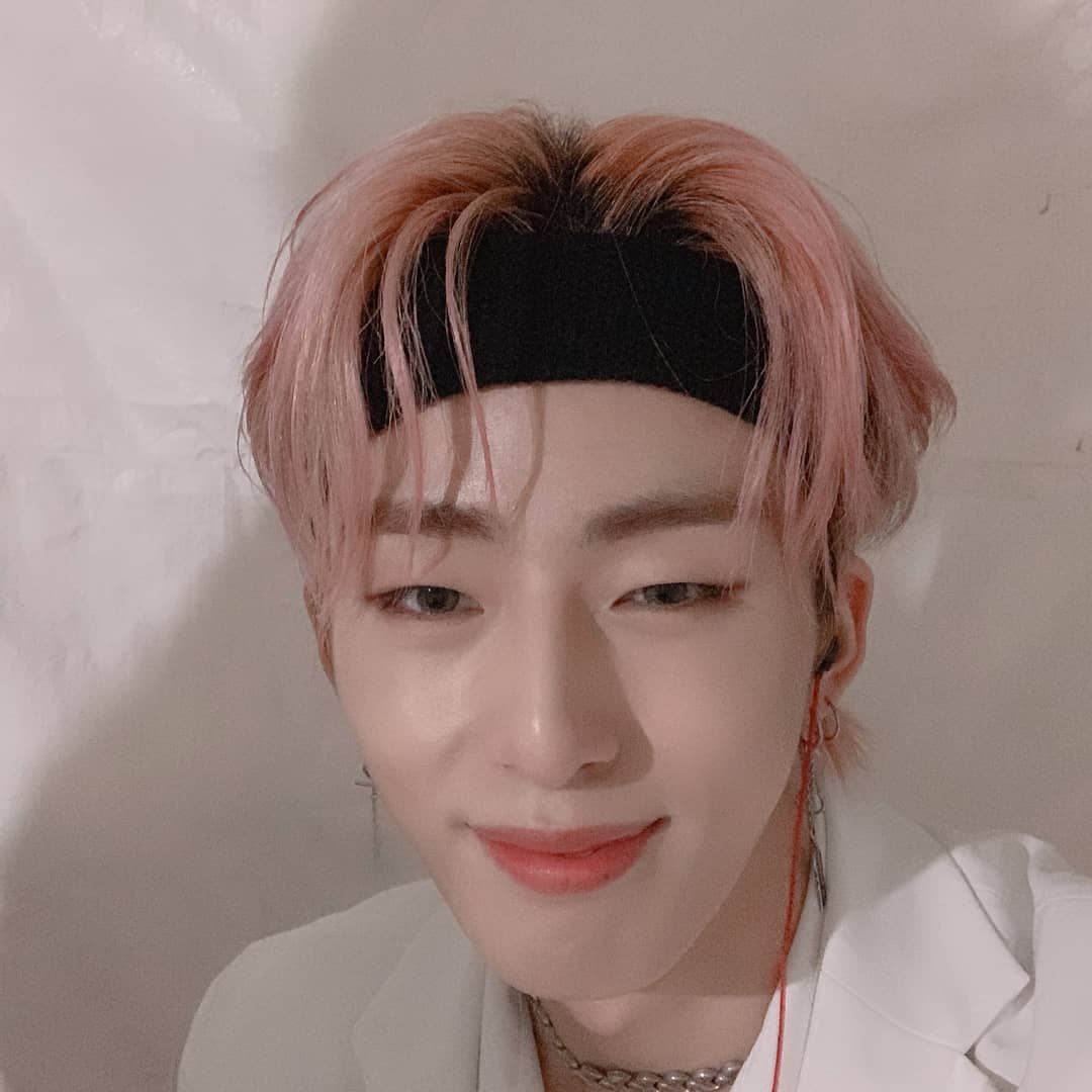 noir__int's tweet photo. 191007 Noir official Instagram update

Lumiere hahaha until today's fanmeeting
From early until late, thank you for spending time with us ❤ ㅎㅎㅎ 
We'll see you soon, I promise!!

#느와르 #NOIR #박력돌 #남신돌 #김시헌 #SIHEON #Lumiere #ILoveYou #GoHomeSafely https://t.co/LIY1icu3yY