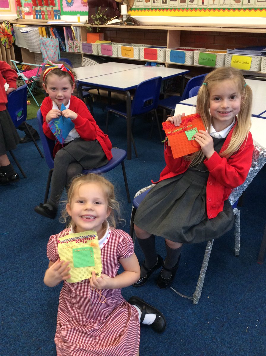 KnypersleyFirst's tweet photo. Sew and natter club are busy learning how to appliqué! We can use a running stick and even a cross stitch! #sewing #welovesewing https://t.co/nsZyGitWWK