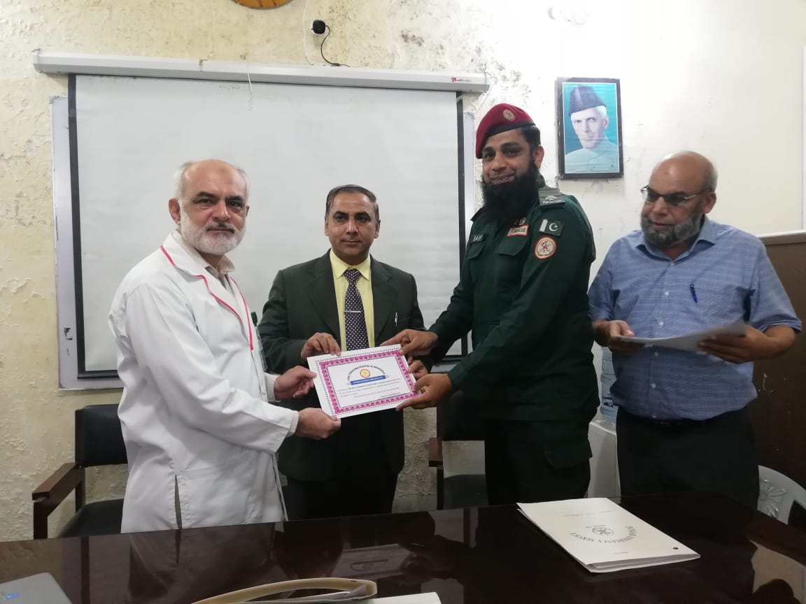 1122Gujranwala's tweet photo. Honorable District Emergency Officer Syed Kamal Abid sb adress the DHQ staff and Doctors about fire safety and health... https://t.co/FfMIvzohxL