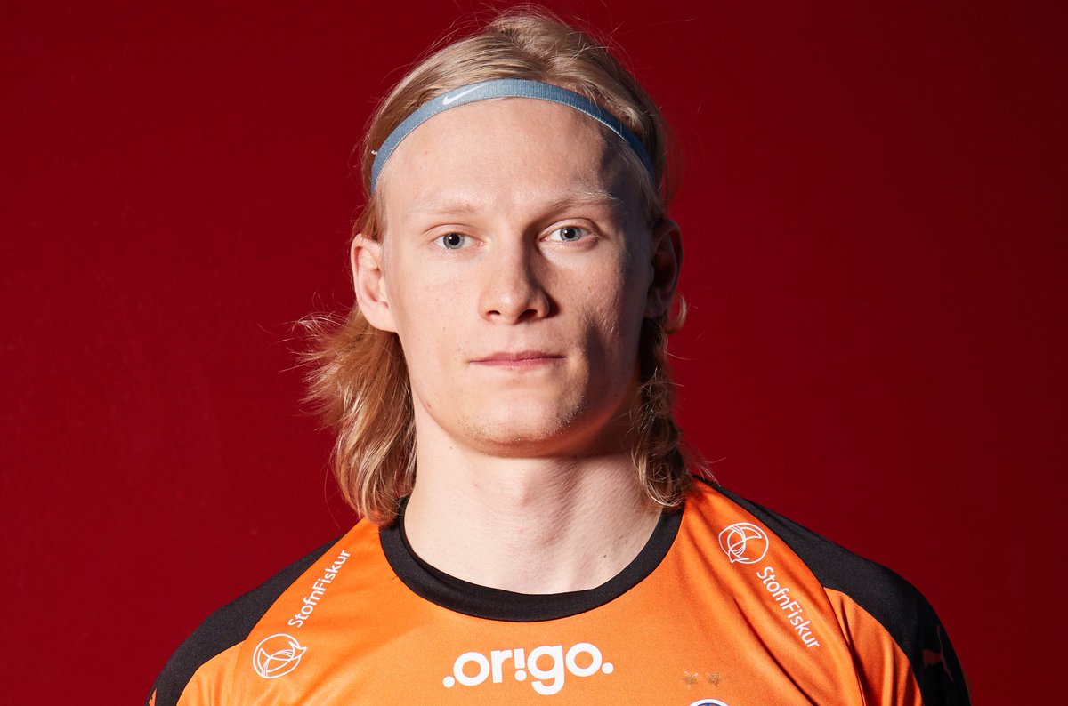 Haukarhandbolti's tweet photo. Grétar Ari var í dag valinn í æfingahóp íslenska landsliðsins, en liðið er að hefja undirbúning fyrir vináttulandsleiki gegn Svíþjóð í lok október. 🔴ÁFRAM HAUKAR🔴 #haukarfélagiðmitt #handbolti #olisdeildin #seinnibylgjan #hbstatz https://t.co/ceRsfgWRz4
