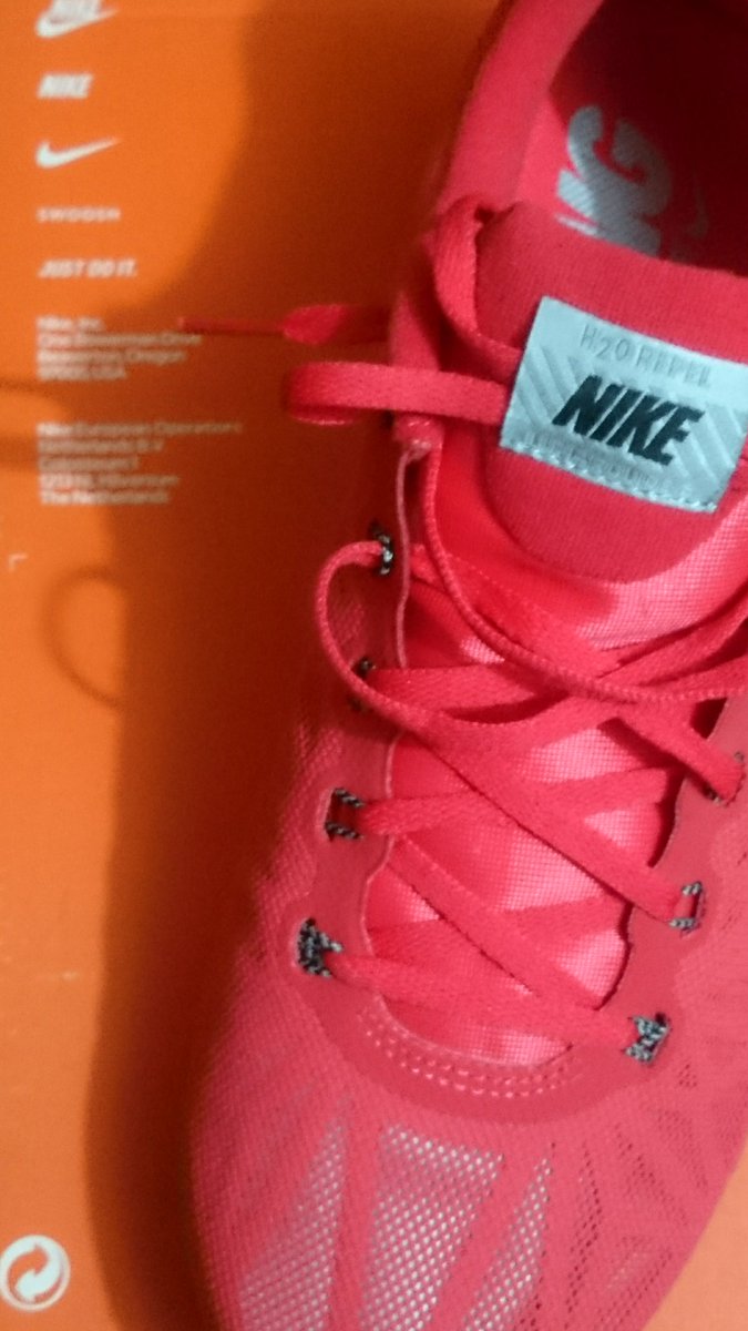 rockdrigo8325's tweet image. Ya les iba a pintar de amarillo el swoosh, pero lo de Flash no es por mi #Flash ⚡ sino por el reflejante. A estrenar estos Lunarglide 6 de @Nike (Cuando todavía se esmeraban, no que hoy es pésima la calidad [Y los anuncios peor ]) #BuenLunes #FlashFans ⚡ #ACorrer