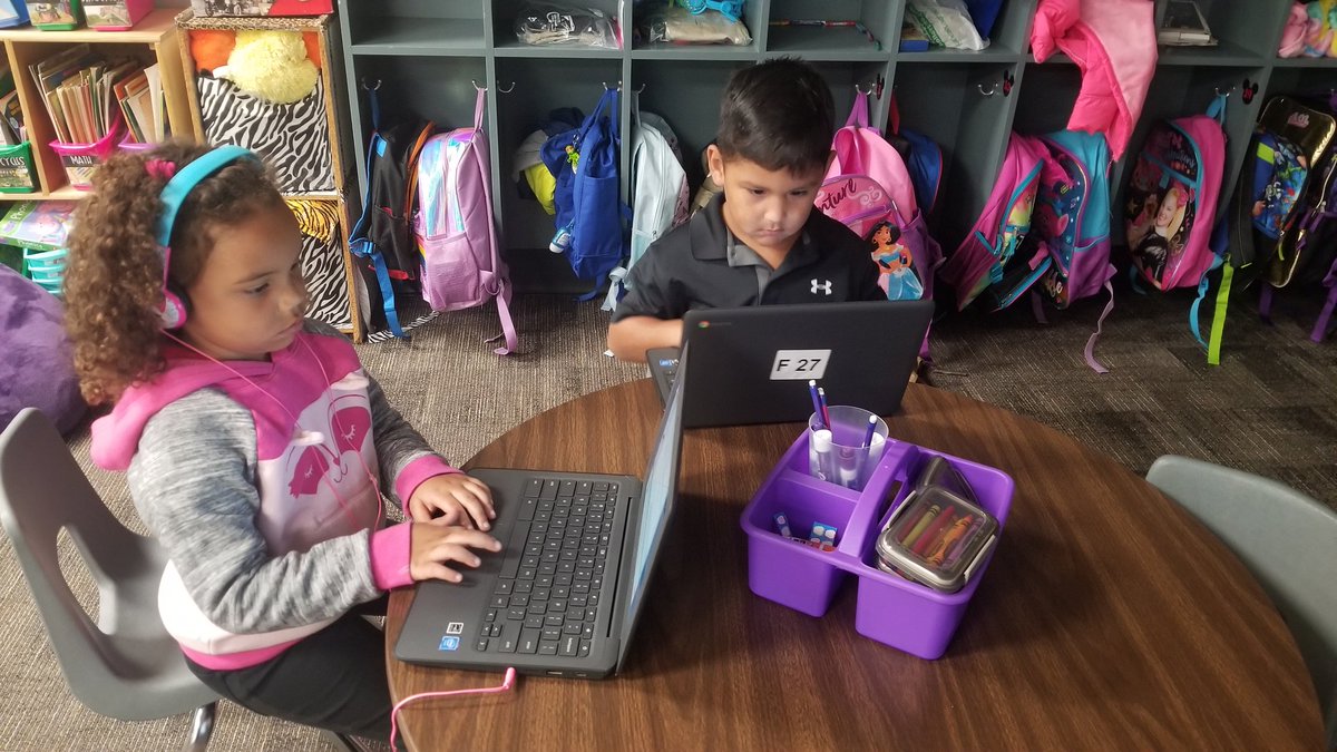 EricaMo1212's tweet photo. Technology day with Pre-K https://t.co/vX1kVGdDd9