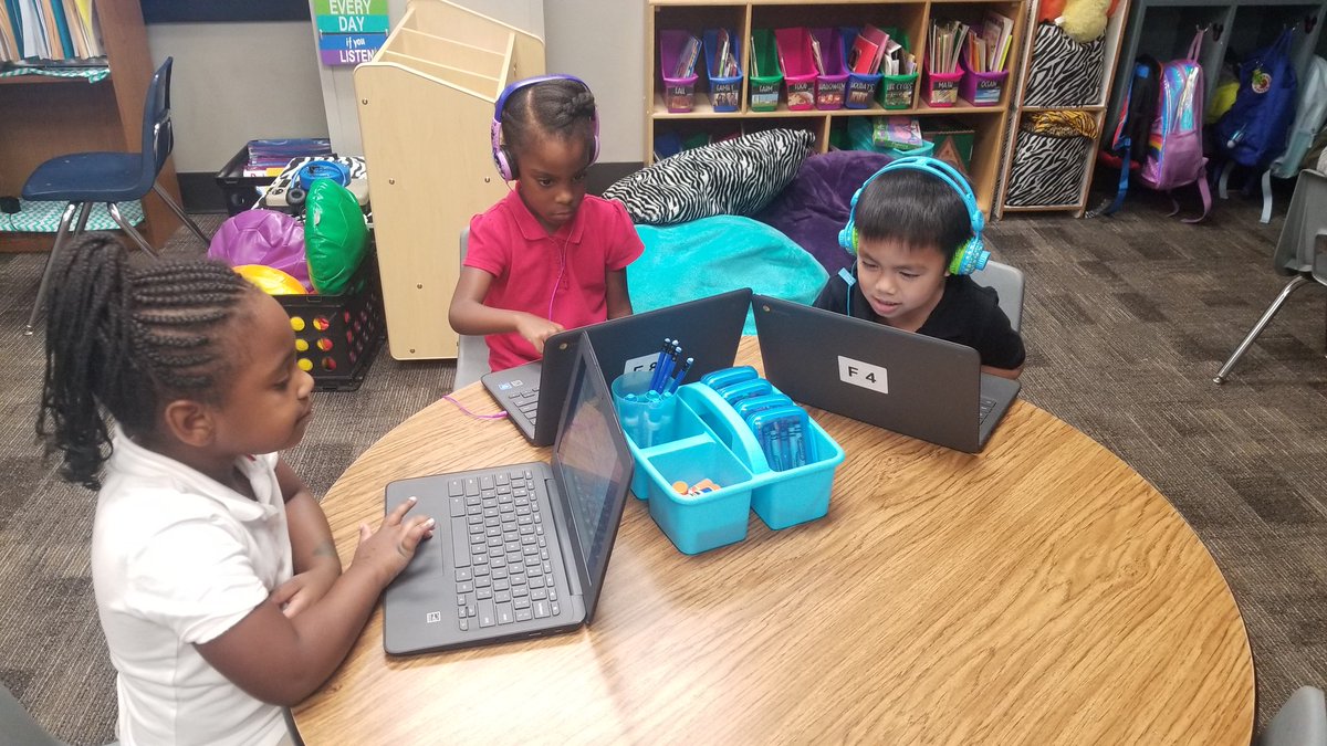 EricaMo1212's tweet photo. Technology day with Pre-K https://t.co/vX1kVGdDd9