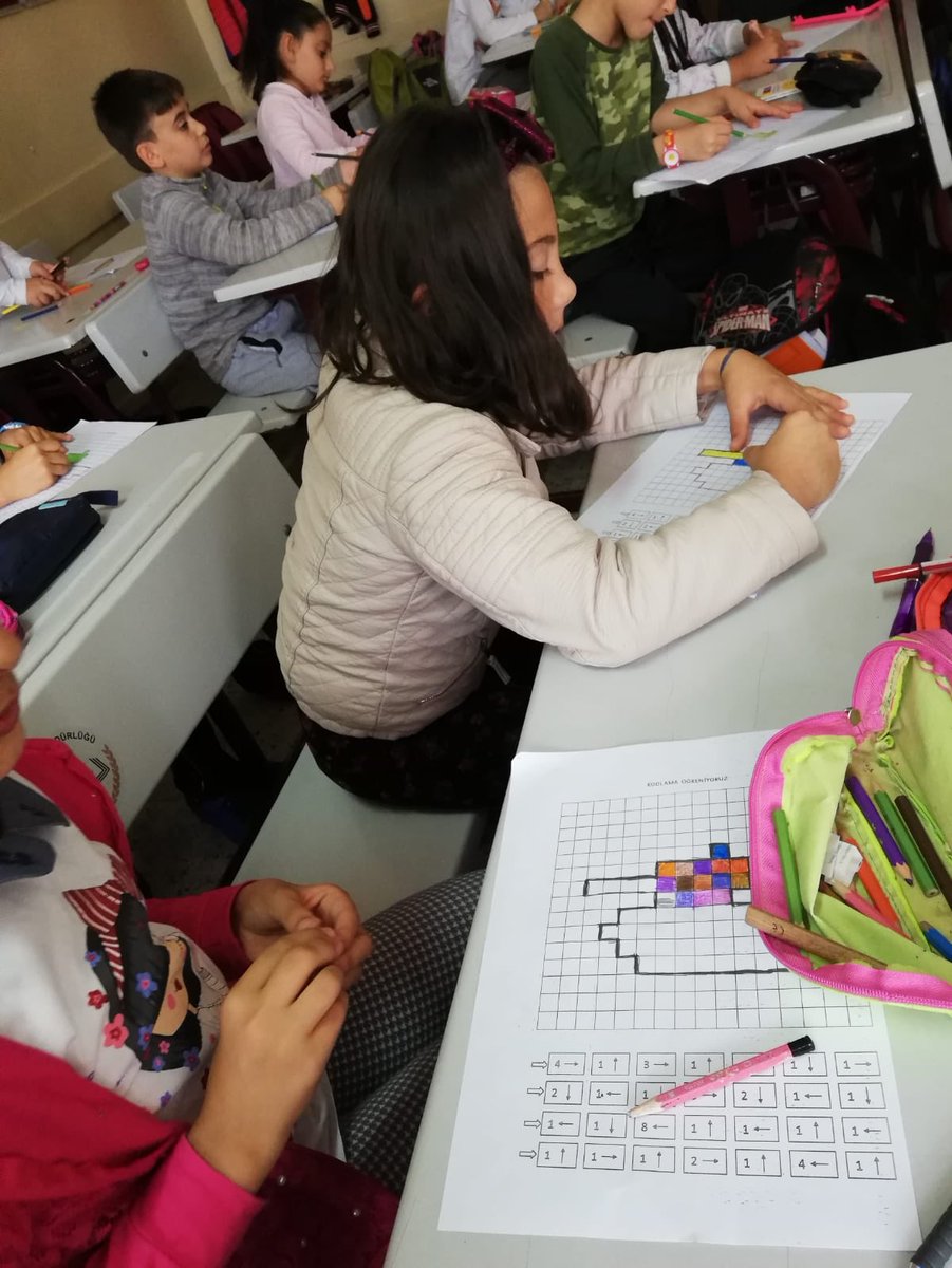 CEMALRESTREYILK's tweet image. #CRR #CodeWeek2019 etkinliklerimiz devam ediyor. @tcmeb @Istanbul_ILMEM @ARNAVUTKOYMEM
@CEMALRESTREYILK @codeorgtr