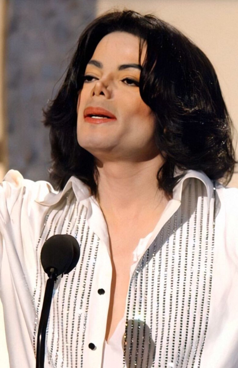mjjphotos's tweet photo. Michael Jackson attends the 3rd BET Awards, 2003. https://t.co/BZ9Zl1iqhQ