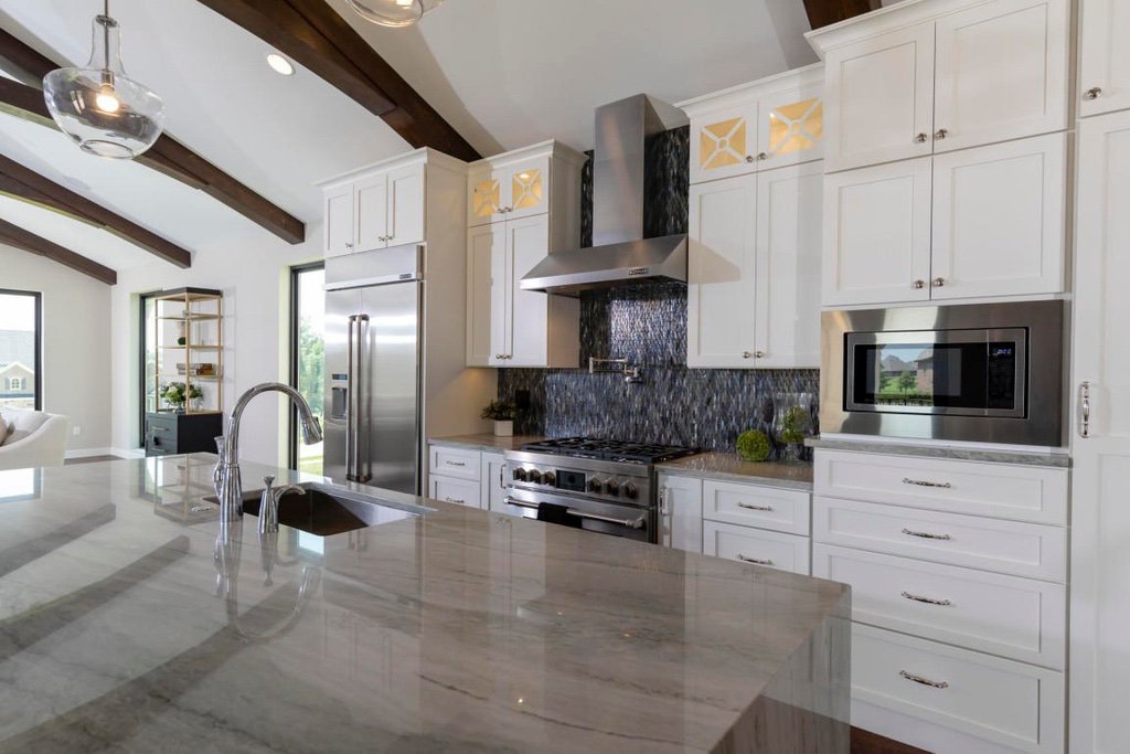 Green building doesn't always have to be plain! This green home was built to be a luxury style and to focus on relationship with the inhabitants. 

#greenarchitecture #greenbuilding #ecofriendly #Sustainability #sustainablearchitecture